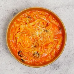 Chicken Fettuccine In Red Sauce
